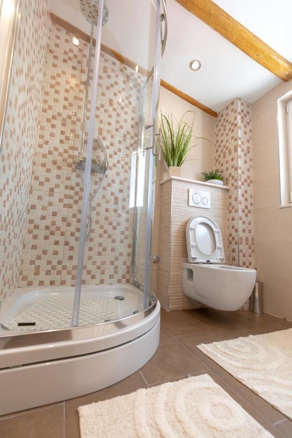 Trogir Beach Rooms & Apartments Exterior foto