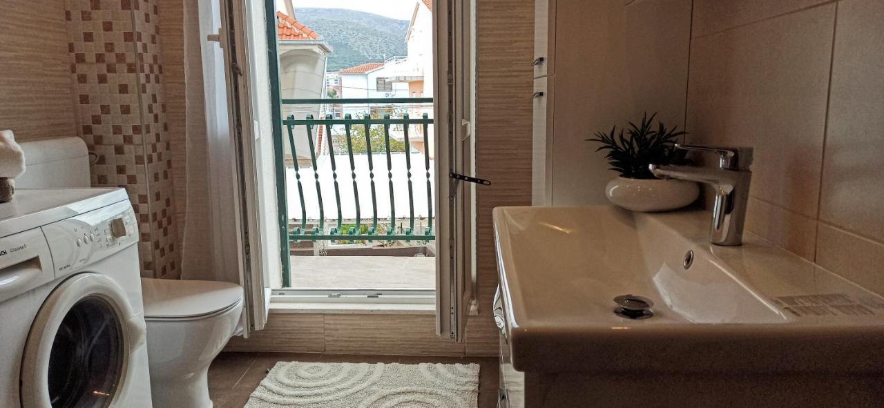 Trogir Beach Rooms & Apartments Exterior foto