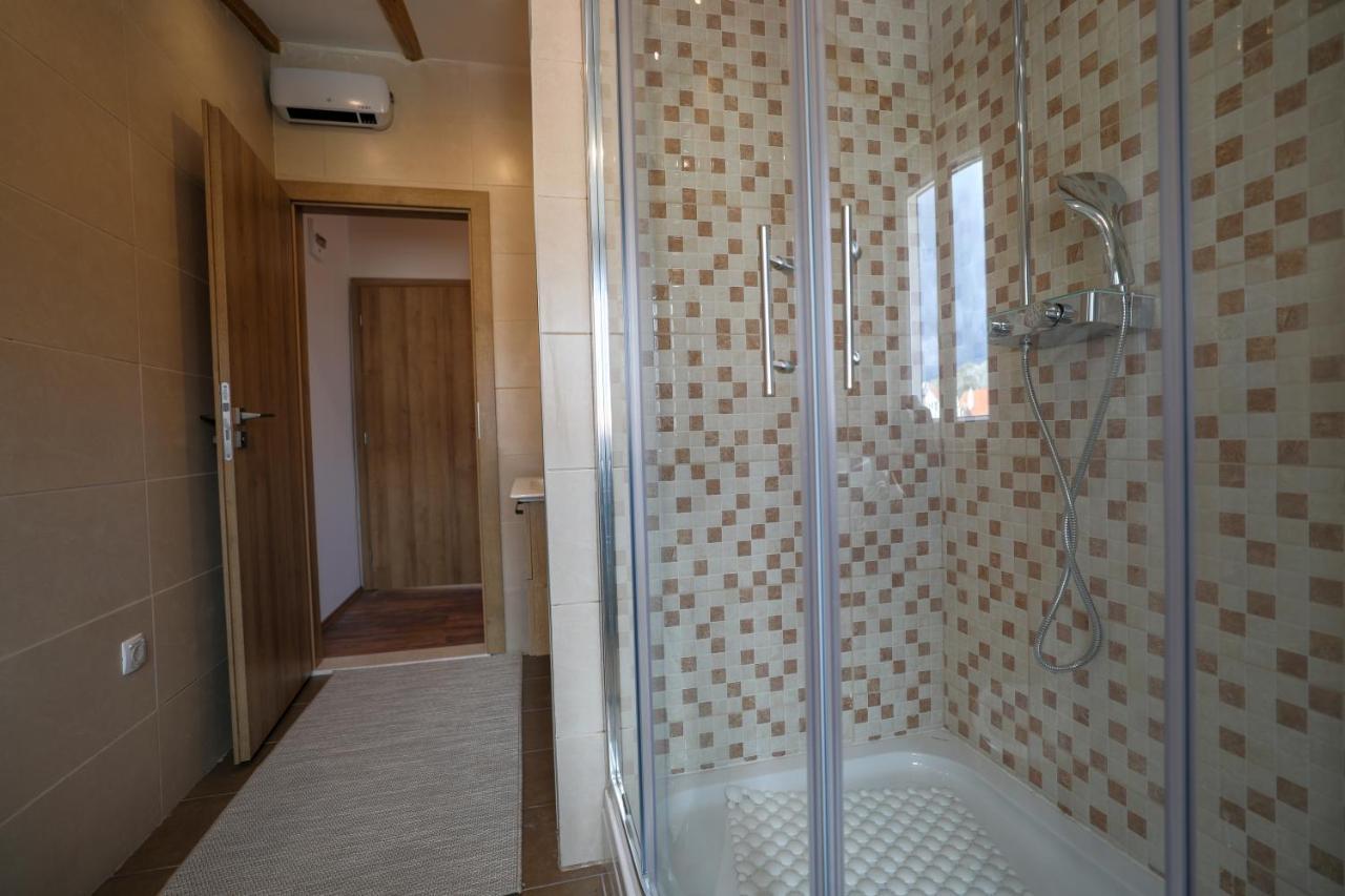 Trogir Beach Rooms & Apartments Exterior foto
