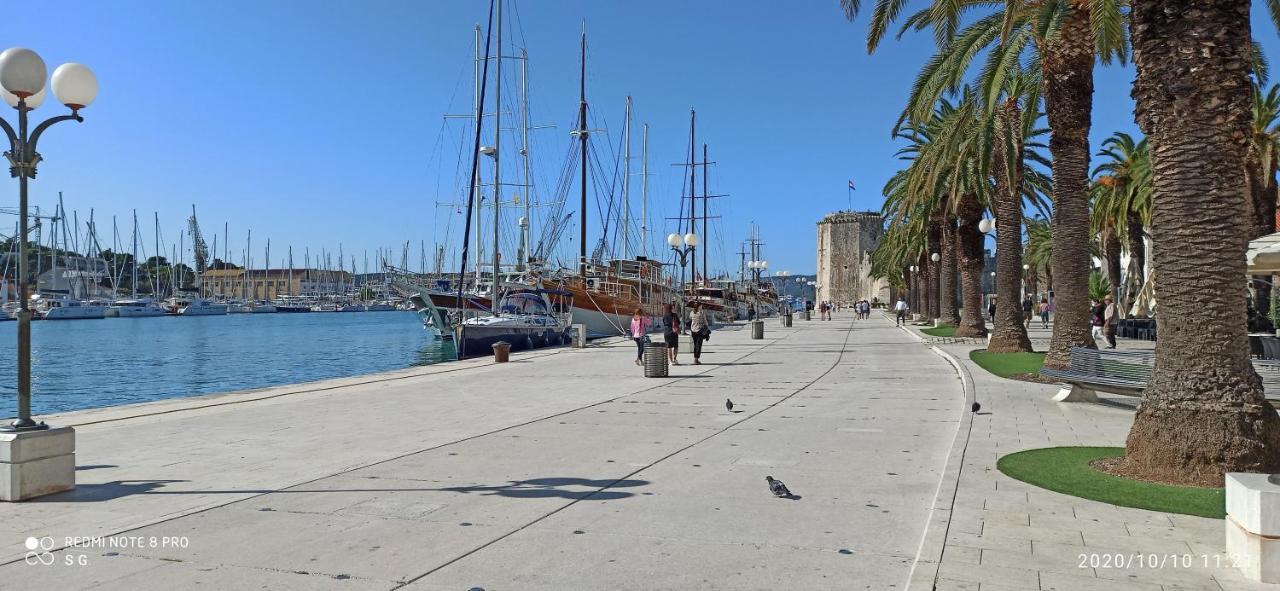 Trogir Beach Rooms & Apartments Exterior foto