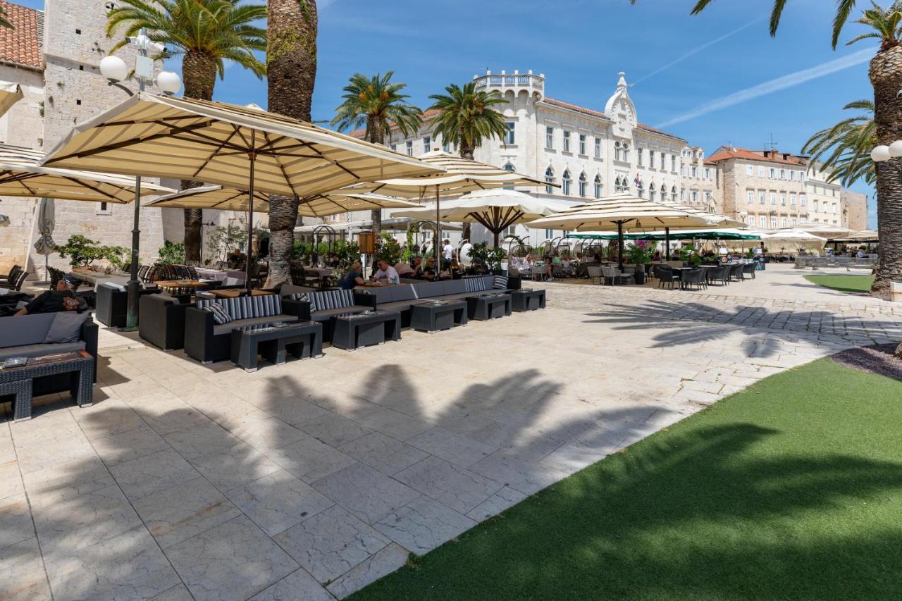 Trogir Beach Rooms & Apartments Exterior foto