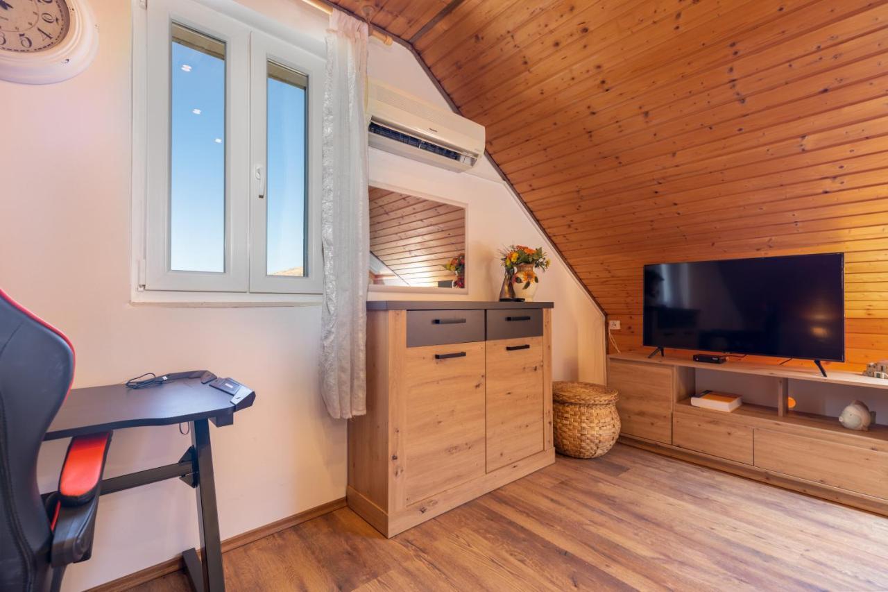 Trogir Beach Rooms & Apartments Exterior foto