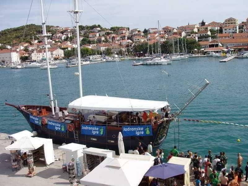 Trogir Beach Rooms & Apartments Exterior foto